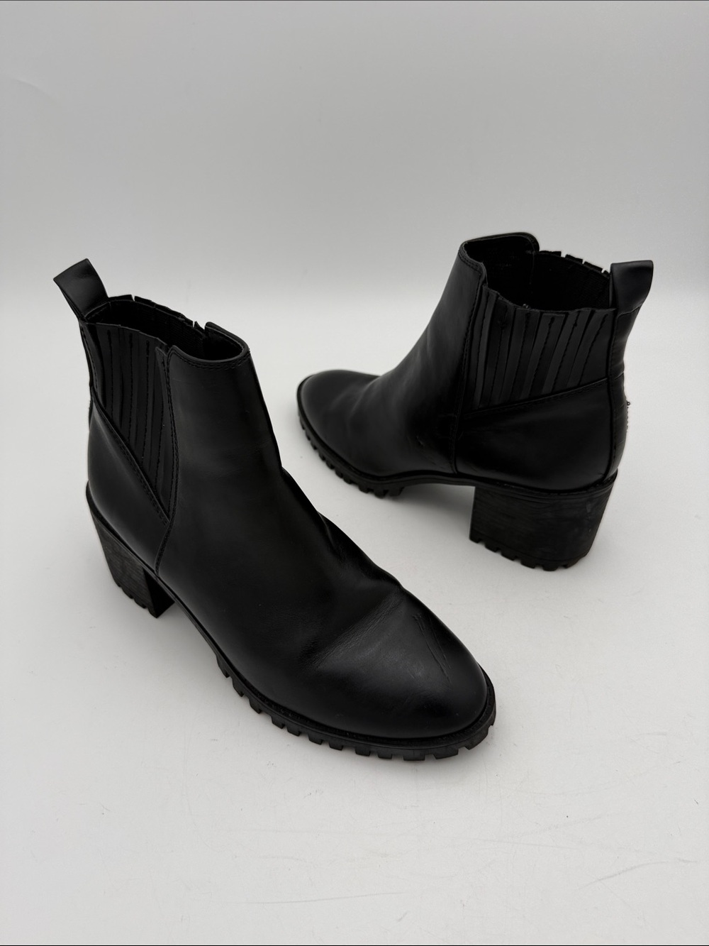 Banana Republic Black Leather Chelsea Block Heel Booties women 7.5 Y2K fall